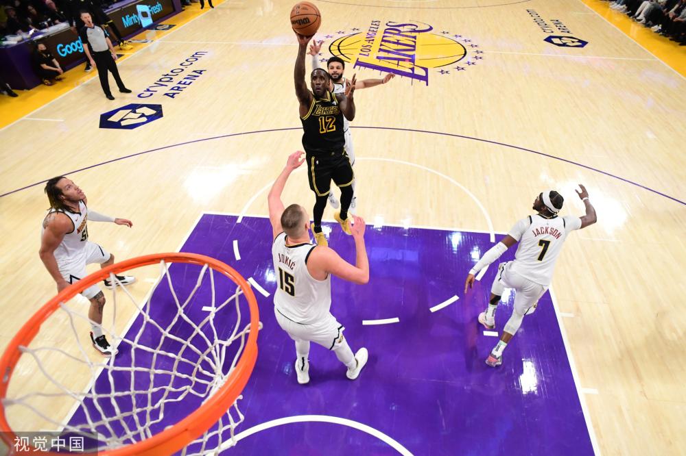 他在活动中 他在活动中