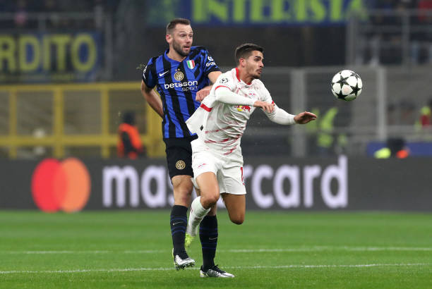 册显然是一 册显然是一